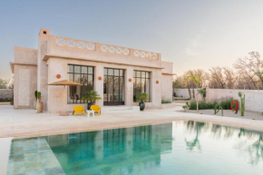 Villa de charme avec piscine privée et service